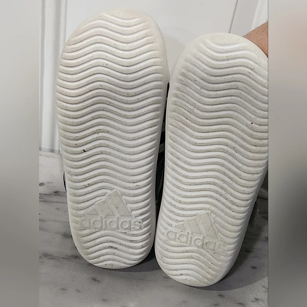 Adidas white black water shoes kid's size 1